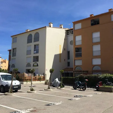 Studio Familial Proche Port Et Plage Apartmán *